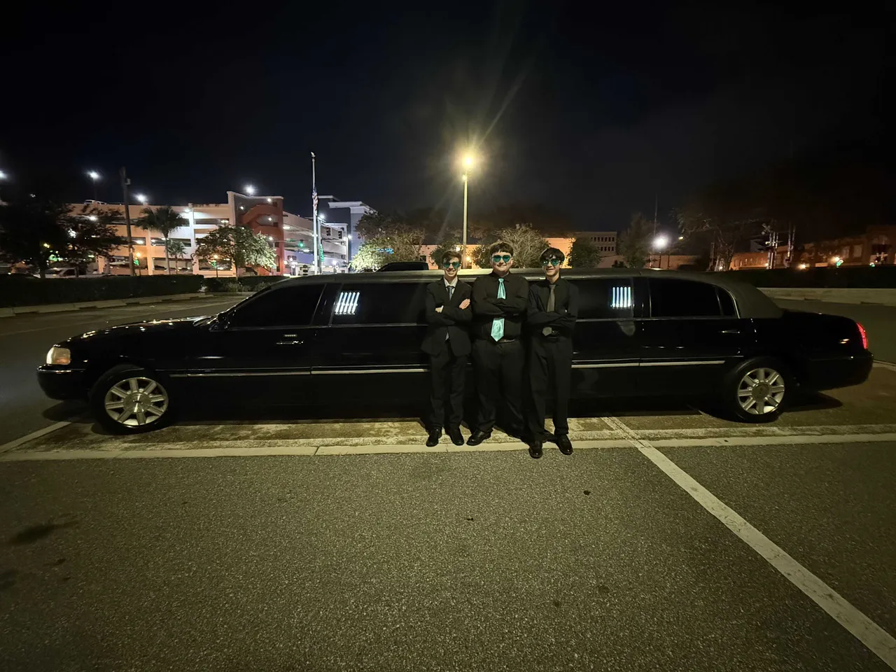 Black Lincoln Town car Stretch Limousine for limo rental Black Lincoln Town car Stretch Limousine for limo rental